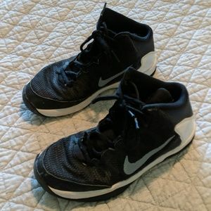 Basketball sneakers
